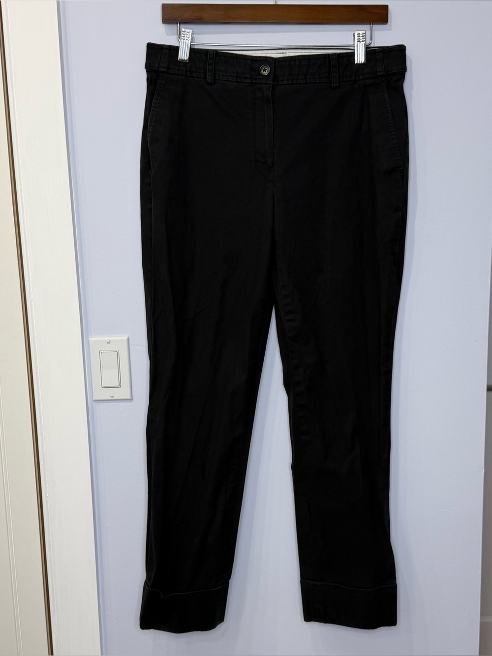 Brooks Brothers Women’s Classic Black Straight-Leg chino Pants, cotton, size 8.